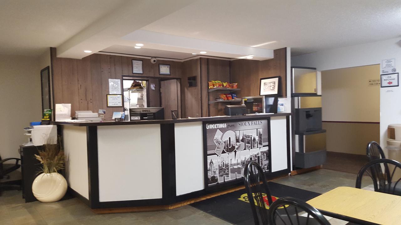 ซูเปอร์ 8 บาย วินด์แฮม ซูฟอลลส์ I90 Hotel ซูฟอลส์ ภายนอก รูปภาพ