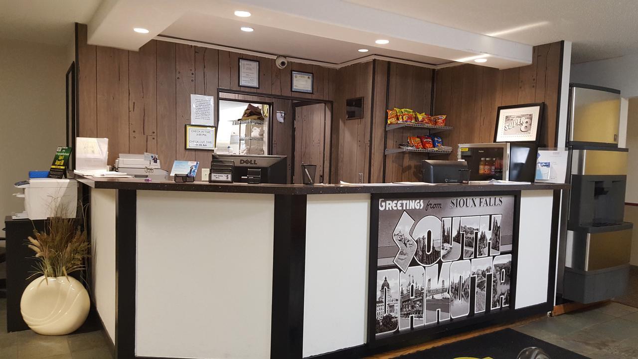 ซูเปอร์ 8 บาย วินด์แฮม ซูฟอลลส์ I90 Hotel ซูฟอลส์ ภายนอก รูปภาพ