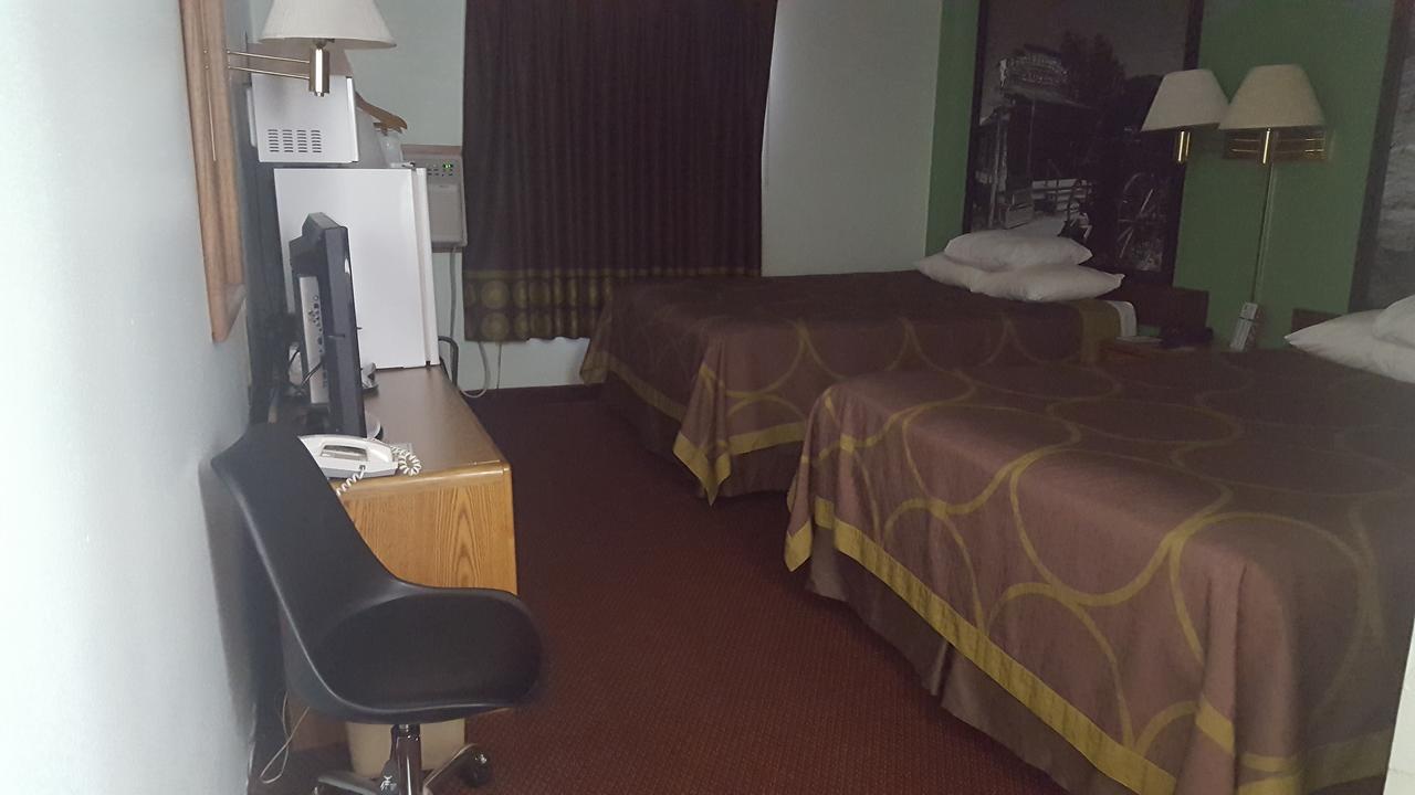 ซูเปอร์ 8 บาย วินด์แฮม ซูฟอลลส์ I90 Hotel ซูฟอลส์ ภายนอก รูปภาพ