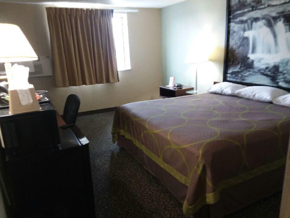 ซูเปอร์ 8 บาย วินด์แฮม ซูฟอลลส์ I90 Hotel ซูฟอลส์ ภายนอก รูปภาพ
