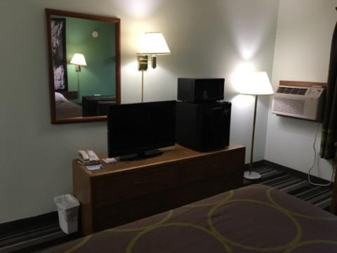 ซูเปอร์ 8 บาย วินด์แฮม ซูฟอลลส์ I90 Hotel ซูฟอลส์ ภายนอก รูปภาพ